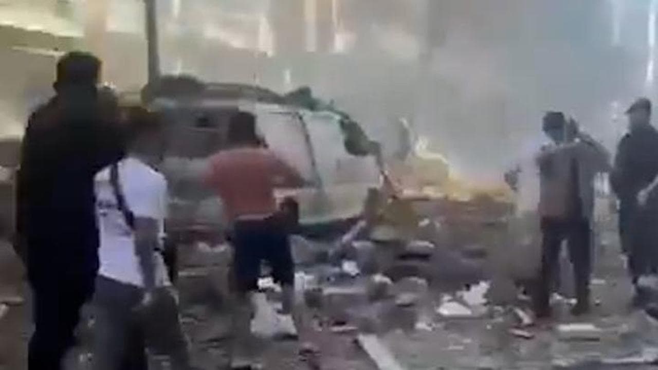 Israele attacca la periferia sud di Beirut: le prime immagini