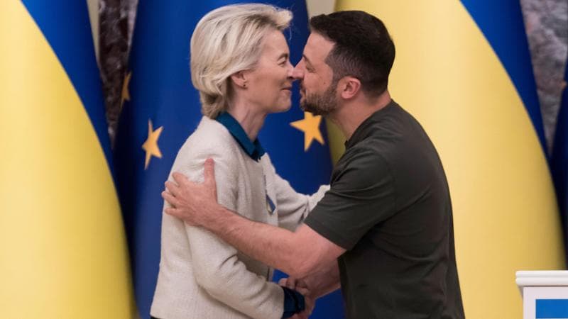 Von der Leyen vola da Zelensky: prestito dell’Ue da 35 miliardi