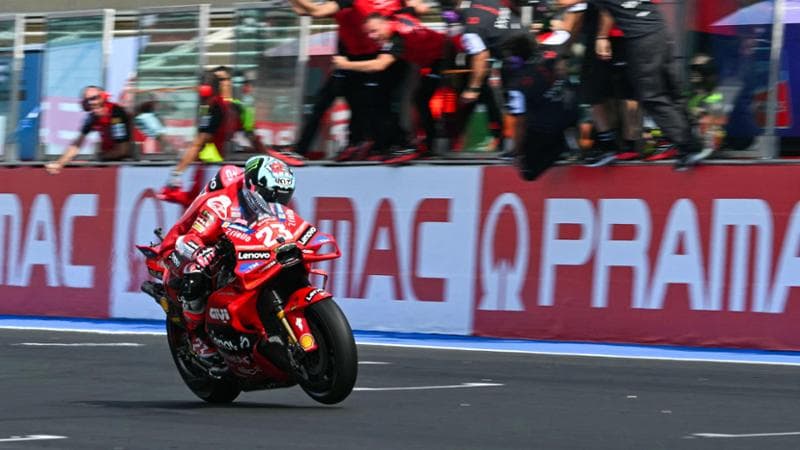 Enea Bastianini taglia per primo il traguardo