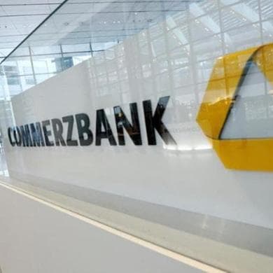 Scholz frena Unicredit-Commerz: 'Lo Stato non venderà il suo 12per cento'
