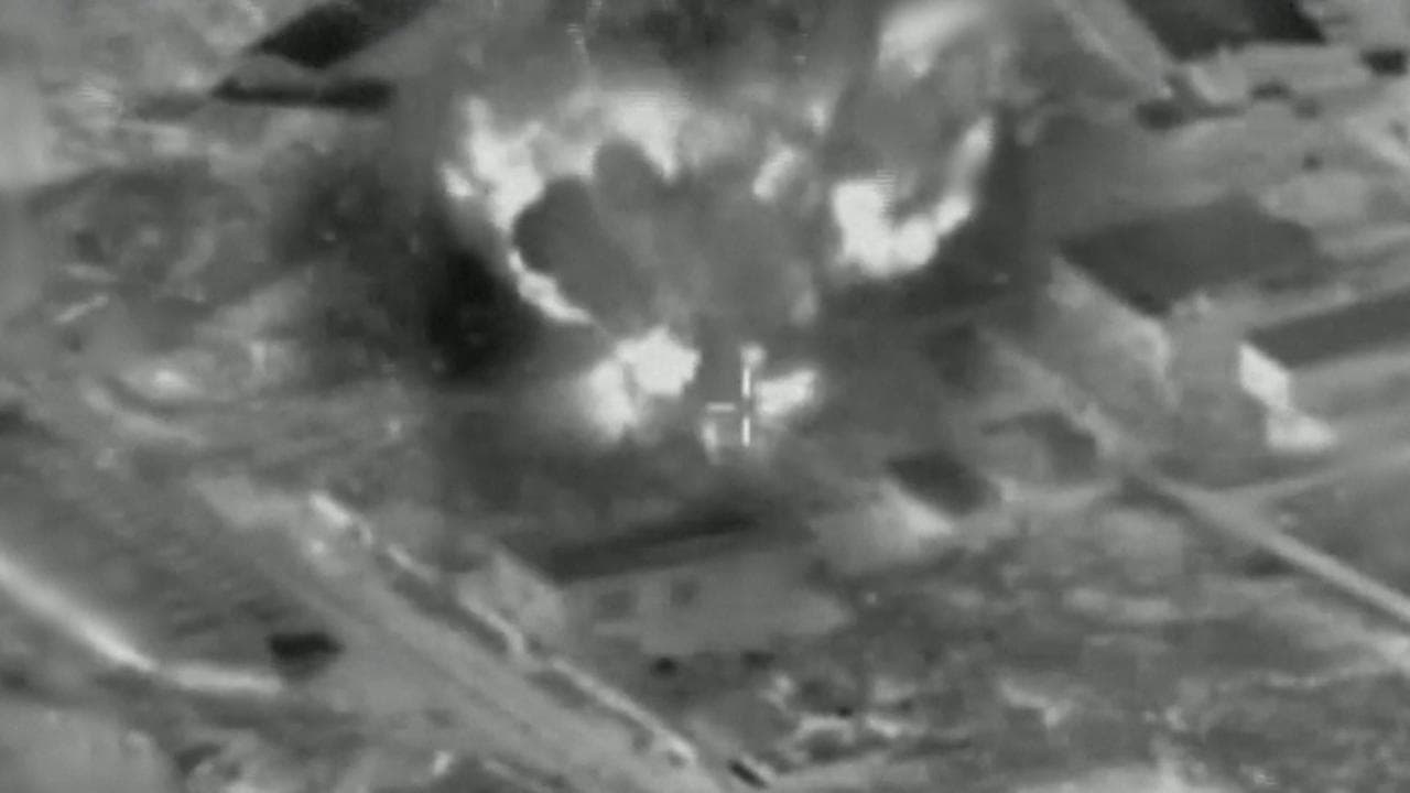 Israele bombarda il Libano, l'attacco più violento dal 2006: le immagini diffuse dall'Idf