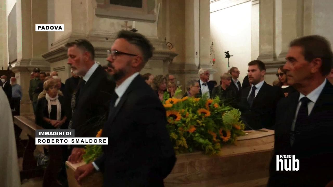 Padova, più di 2.000 persone ai funerali di Chiara Jaconis: "Sarai sempre con noi"