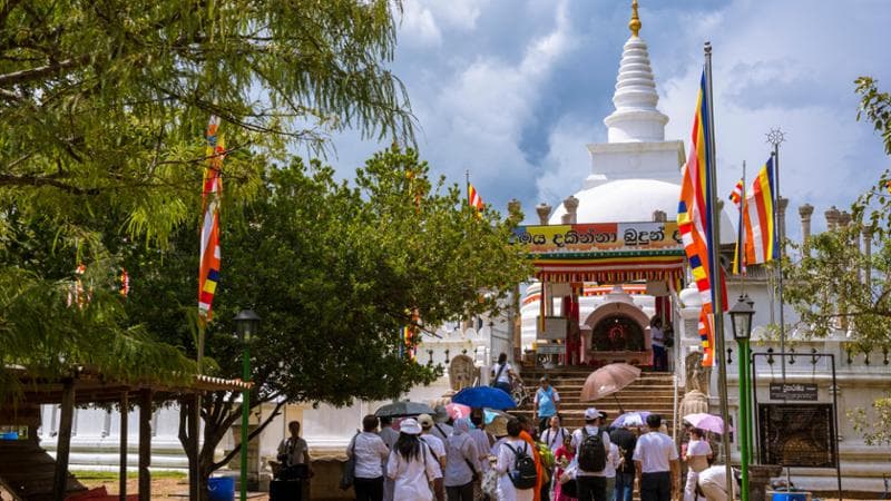 Sri Lanka, la prima uscita del neopresidente di sinistra: il visto turistico torna gratuito. Lo gestiva una società indiana
