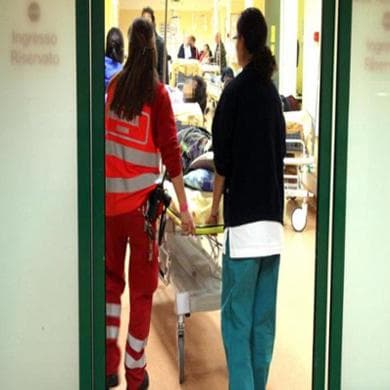Violenze in ospedale, via all’arresto in flagranza differita e pene più pesanti per i danneggiamenti