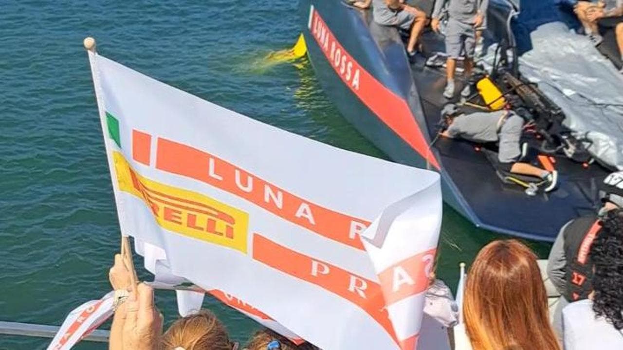 Luna Rossa, la barca ipertecnologica e la festa in famiglia: ecco il saluto all'equipaggio prima delle regate
