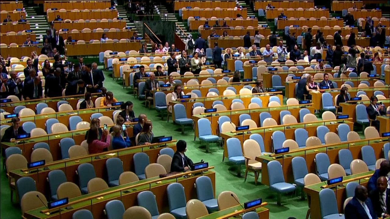 Israele, Netanyahu all'Onu: quando comincia a parlare alcune delegazioni abbandonano l'aula - il video