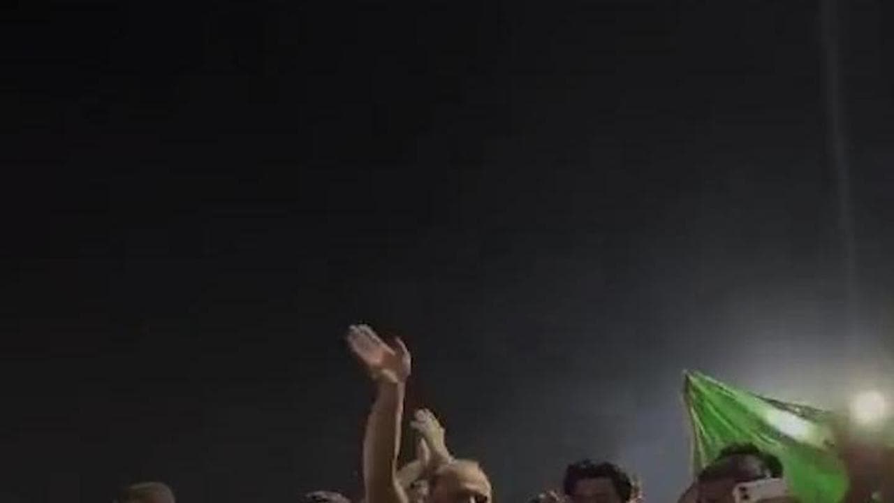 Nasrallah, festeggiamenti in Siria e in Libano dopo l'annuncio dell'Idf della morte del leader di Hezbollah