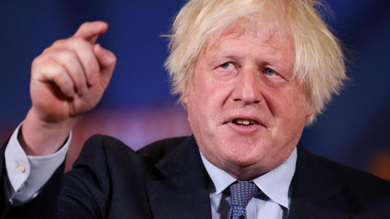 La rivelazione di Boris Johnson: “Durante il Covid pensai di invadere l’Olanda per riprenderci i nostri vaccini”