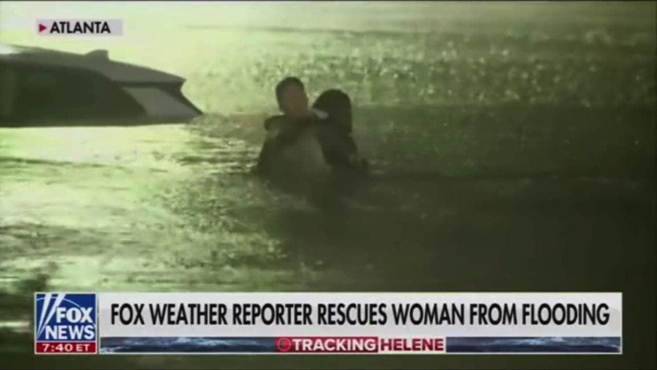 Uragano Helene, interrompe la diretta tv e si getta in acqua per salvare una donna bloccata in auto