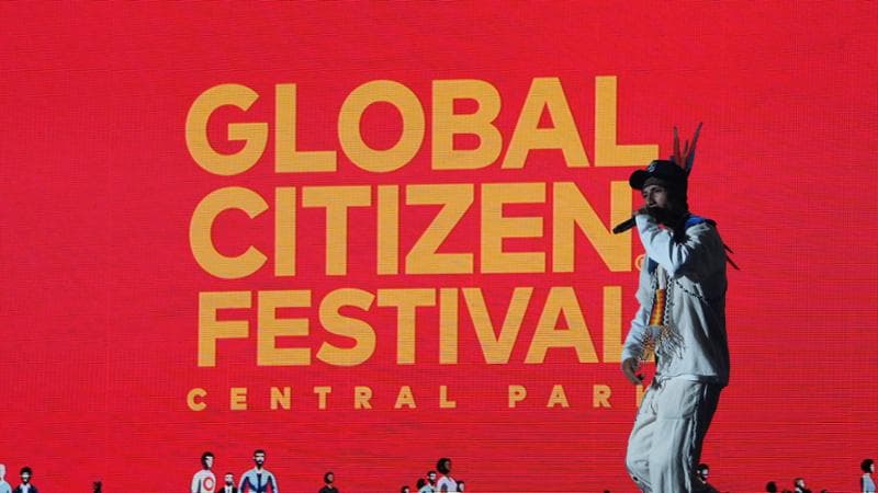 New York, il Global Citizen Festival a Central Park raccoglie un miliardo per le vaccinazioni dei bambini nel mondo. Sul palco da Chris Martin a Doja Cat