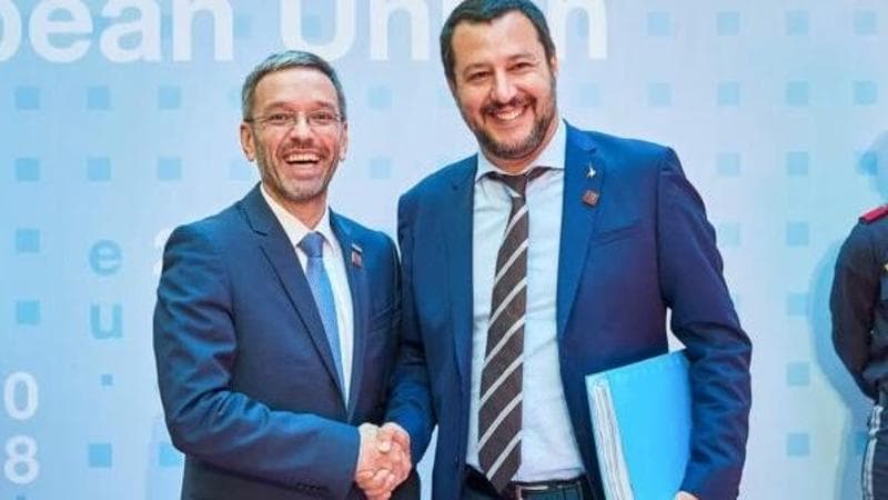 L’estrema destra vince in Austria, la maggioranza si divide. Tajani: “Rigurgiti neonazisti”, la Lega: “Ridicolo, nessun allarme”