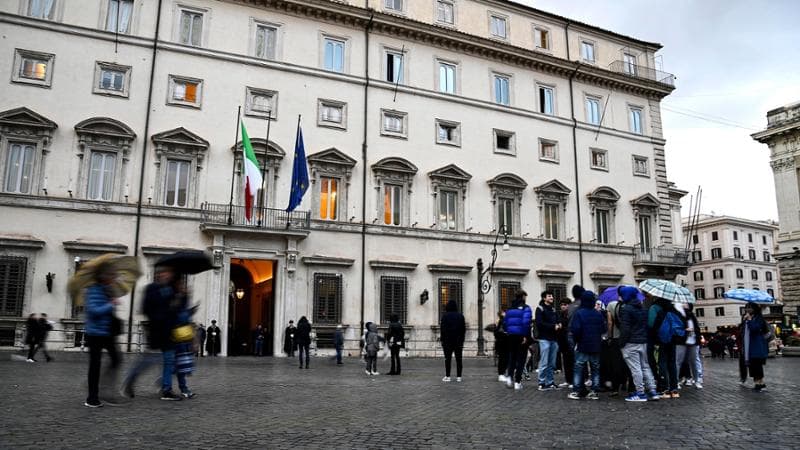 Consulenze, auto blu e buoni taxi. A Palazzo Chigi arrivano i tagli