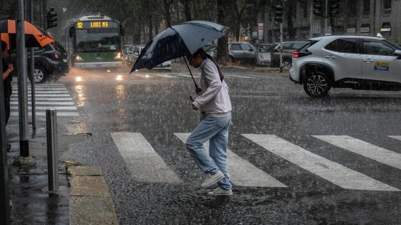 Previsioni meteo, giovedì nero tra pioggia e vento forte. Allerta arancione in 5 regioni