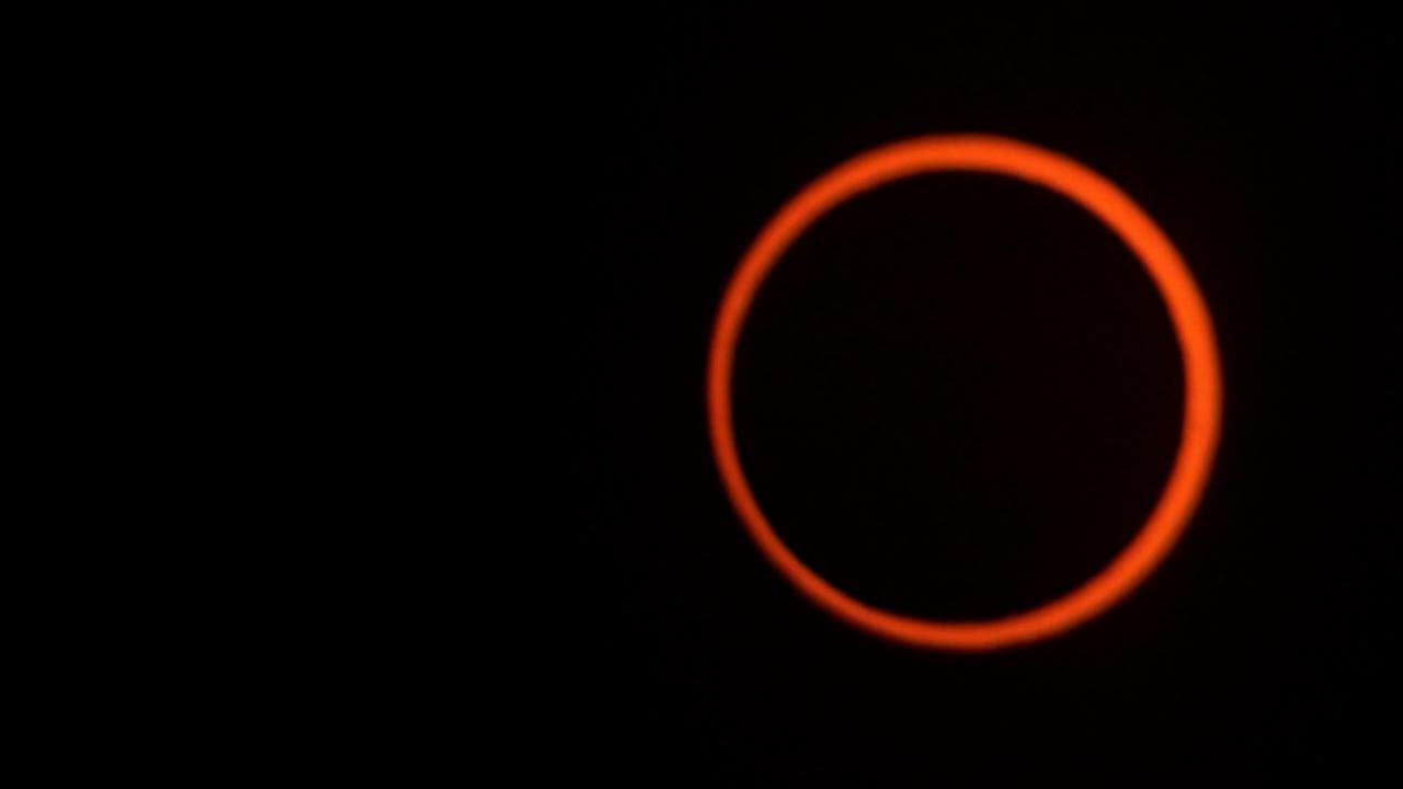 Eclissi anulare del sole: le spettacolari immagini nel cielo dell'isola di Pasqua e della Patagonia