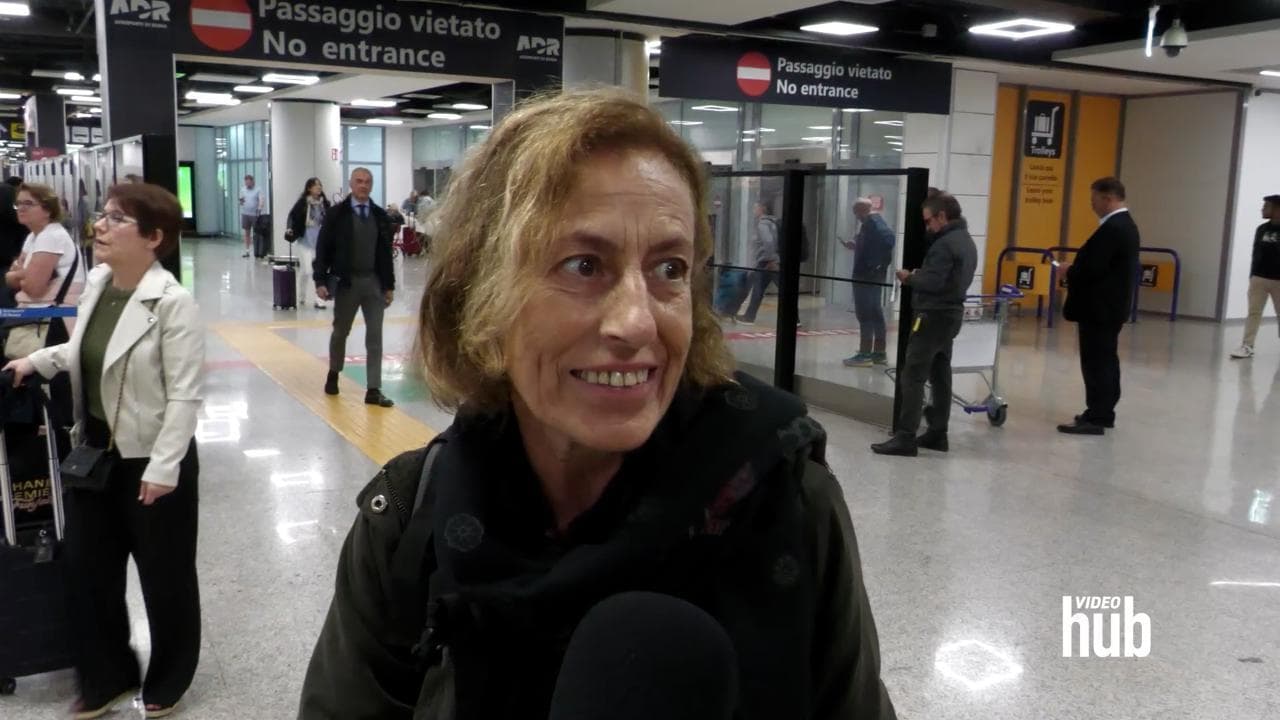 Fiumicino, il rientro degli italiani dal Libano: "Guerra imprevedibile, meglio andar via"