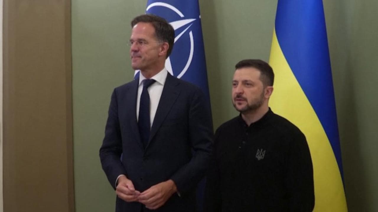 Kiev, Rutte incontra Zelensky: "La Nato è al fianco dell'Ucraina"