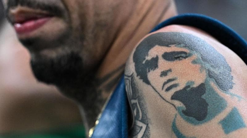 Maradona sulla pelle: il mito è il tatuaggio preferito dei calciatori