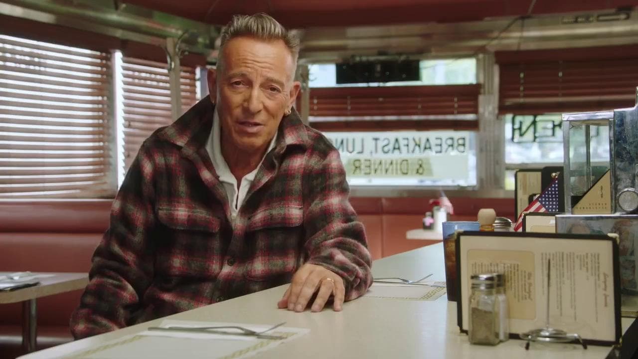 Elezioni Usa, Bruce Springsteen contro il "pericolo" Trump e con Kamala Harris: "Ecco perché la sostengo"