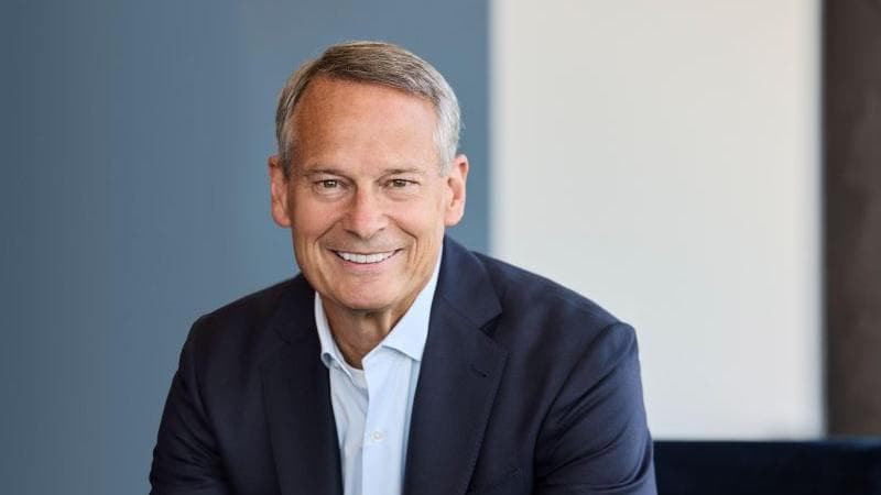 Charles Schwab, il ceo Walt Bettinger lascia le deleghe dopo 16 anni. Ma resta come co-presidente