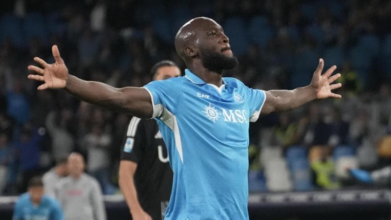 Le pagelle di Napoli-Como: Lukaku tuttofare, da Sergi Roberto errore fatale