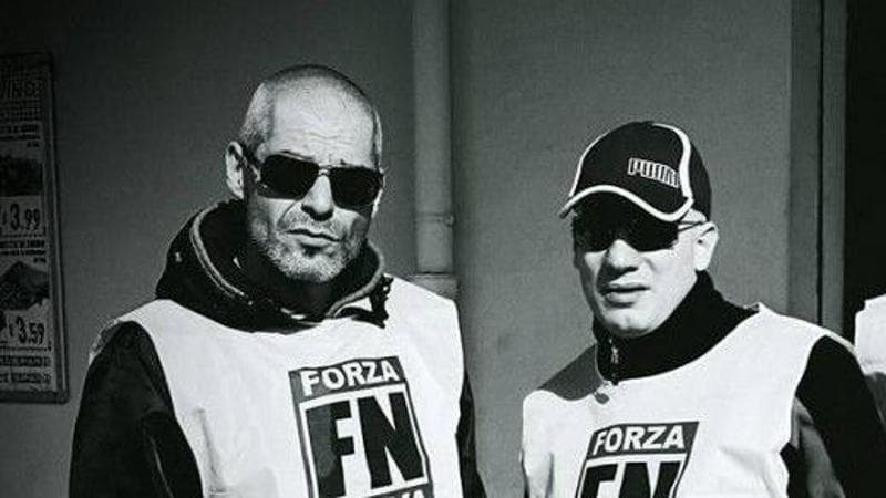 (a sinistra il segretario del Mondo al contrario Bruno Spatara, ai tempi di Forza Nuova)