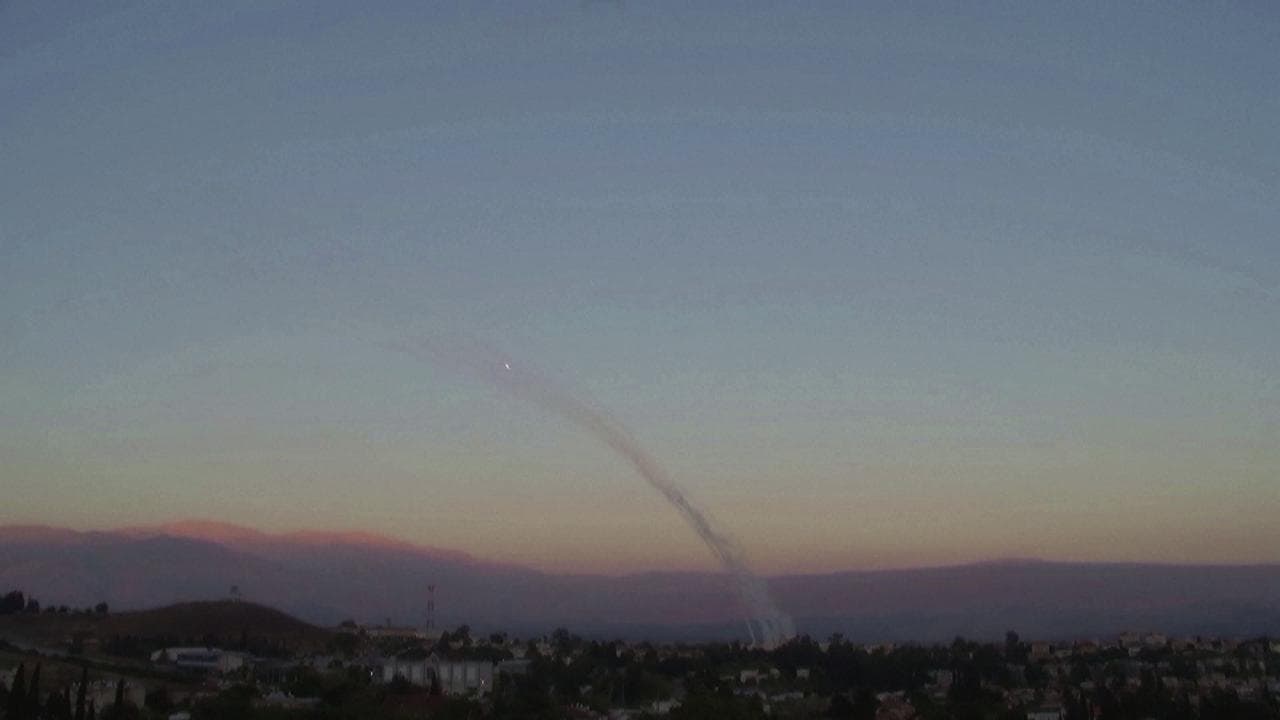 Il sistema Iron Dome di Israele intercetta i razzi lanciati dal Libano