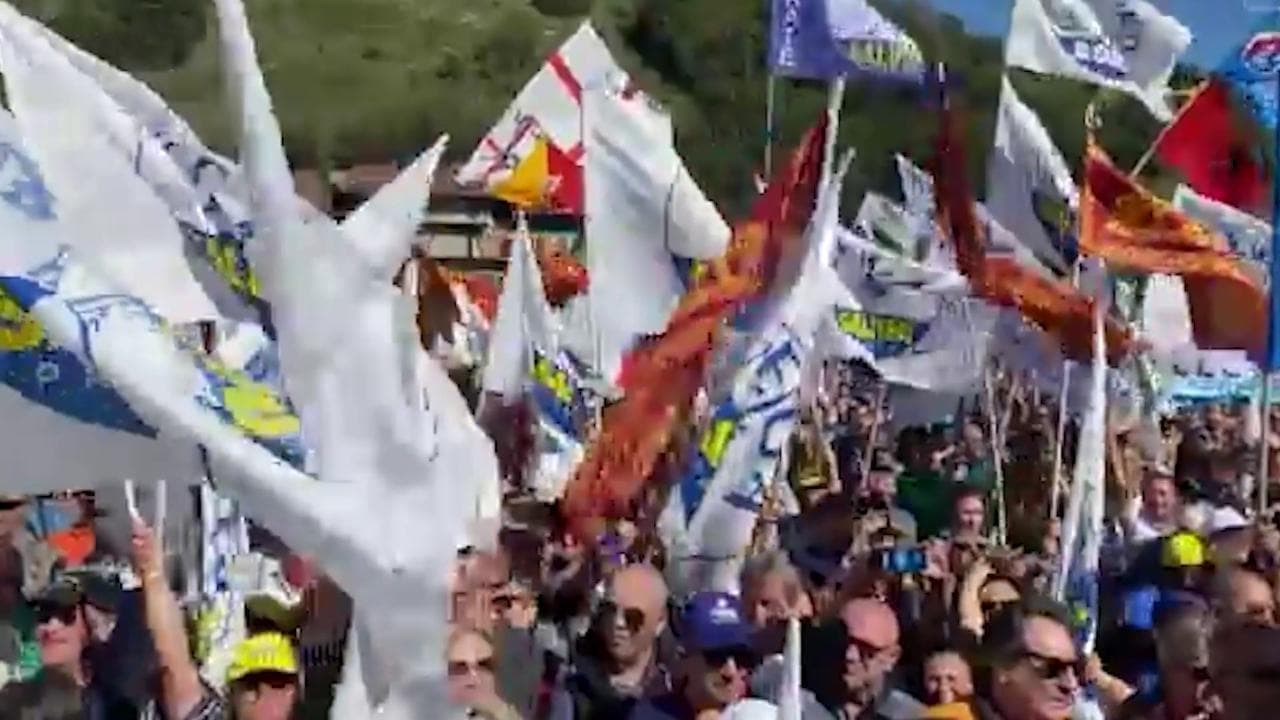 Pontida, l'ex-speaker storico Daniele Belotti: "Avvisato il giorno prima, ma va bene così ora faccio le patatine"