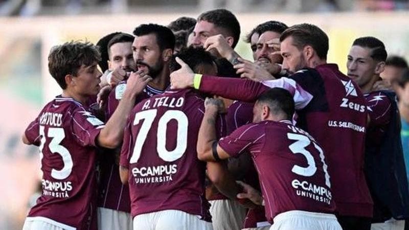 La Salernitana festeggia la vittoria