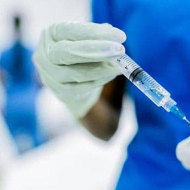 Influenza e Covid, tutto sulle vaccinazioni: a chi sono consigliate, dove farle e quando