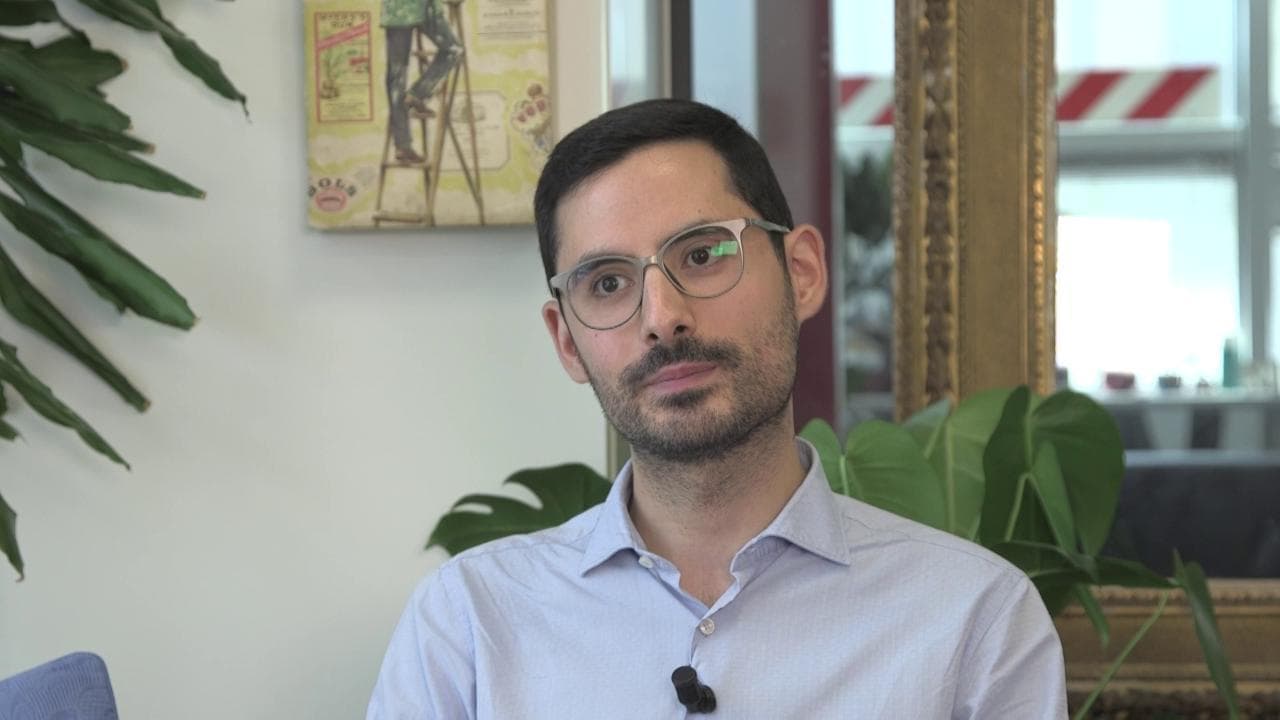 Gabriele: "Ecco come si cresce dopo aver subito violenze sessuali da bambini. L'abuser ci assomiglia, non è un mostro"