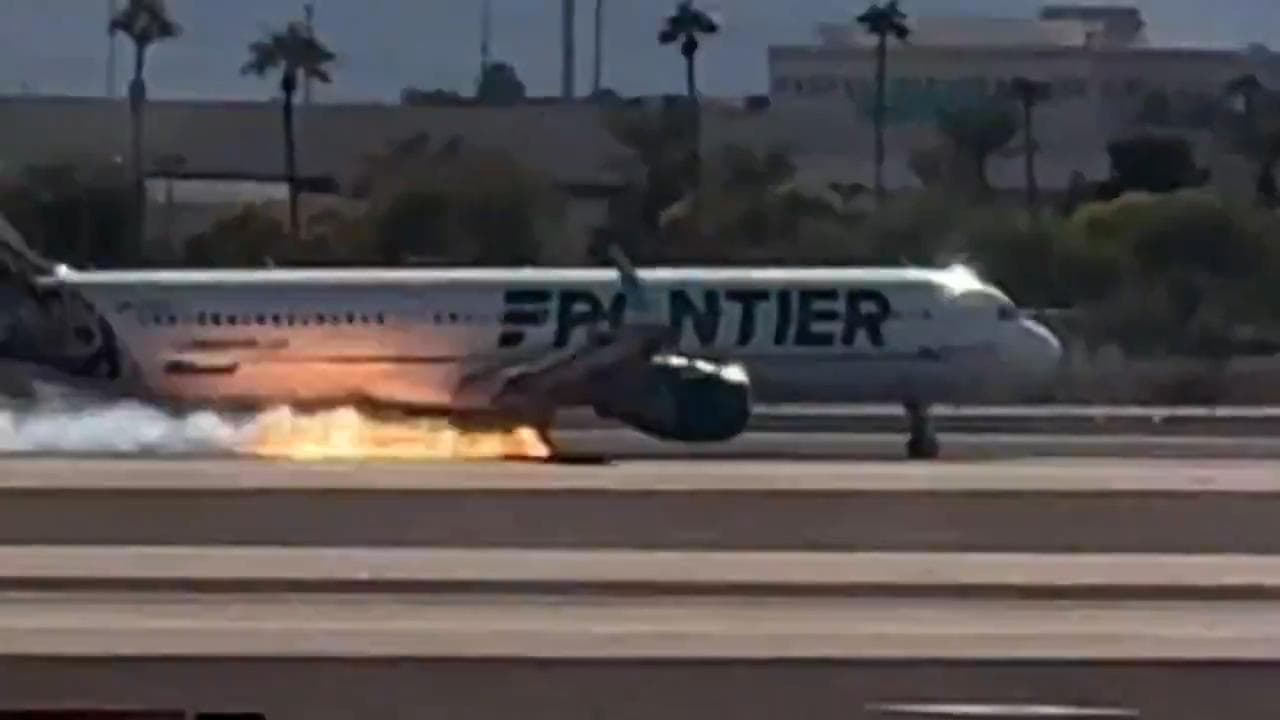 Las Vegas, aereo della Frontier Airlines prende fuoco durante l'atterraggio