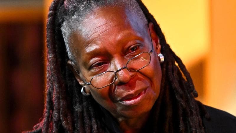 Whoopi Goldberg scrive il suo memoir: dedicato alla madre Emma, racconta la sua carriera tra successi e fallimenti