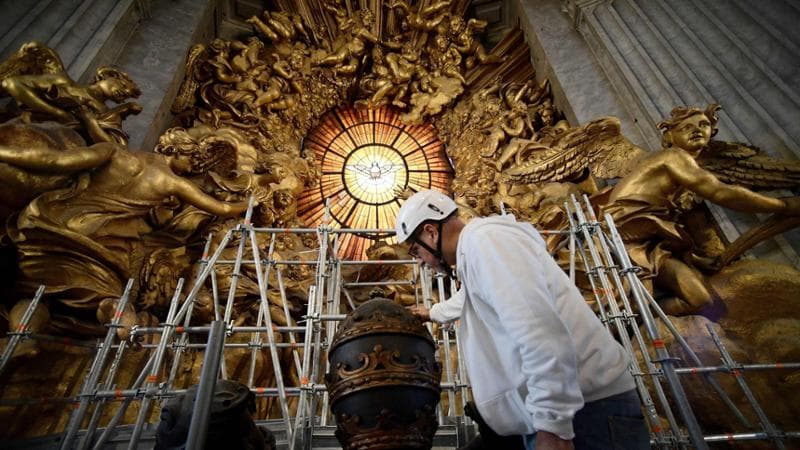 Restaurato dopo 250 anni il baldacchino di San Pietro, l’opera di Bernini tornerà a splendere dal 27 ottobre