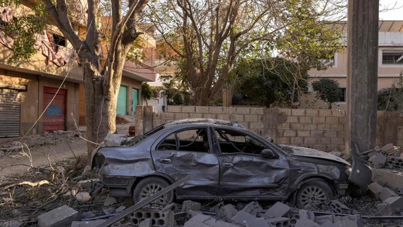 Guerra Israele - Libano, le notizie di oggi. Fuoco israeliano contro tre postazioni dell’Unifil: feriti due caschi blu indonesiani, distrutte telecamere delle basi italiane. Crosetto: “Possibili crimini di guerra da parte di Israele”