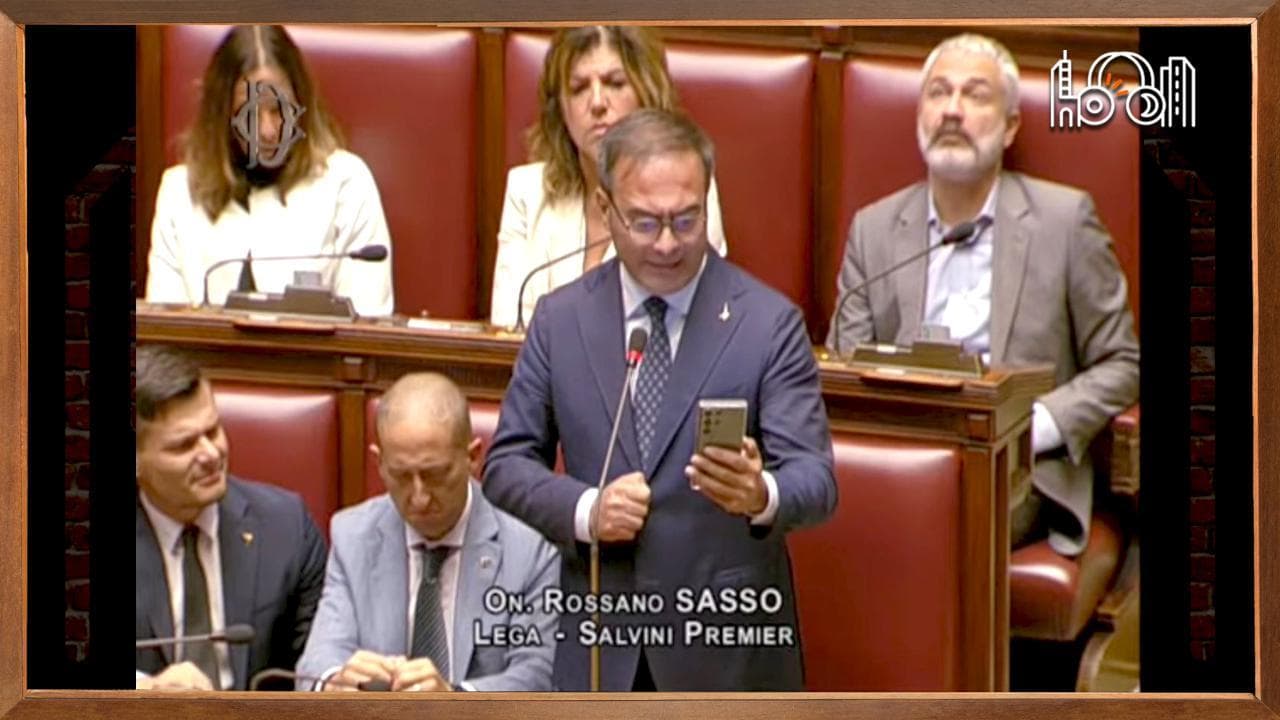 Metropolis - Gender nelle scuole, per il leghista Sasso è "uno schifo": scontro alla Camera, Iaria (M5S) espulso