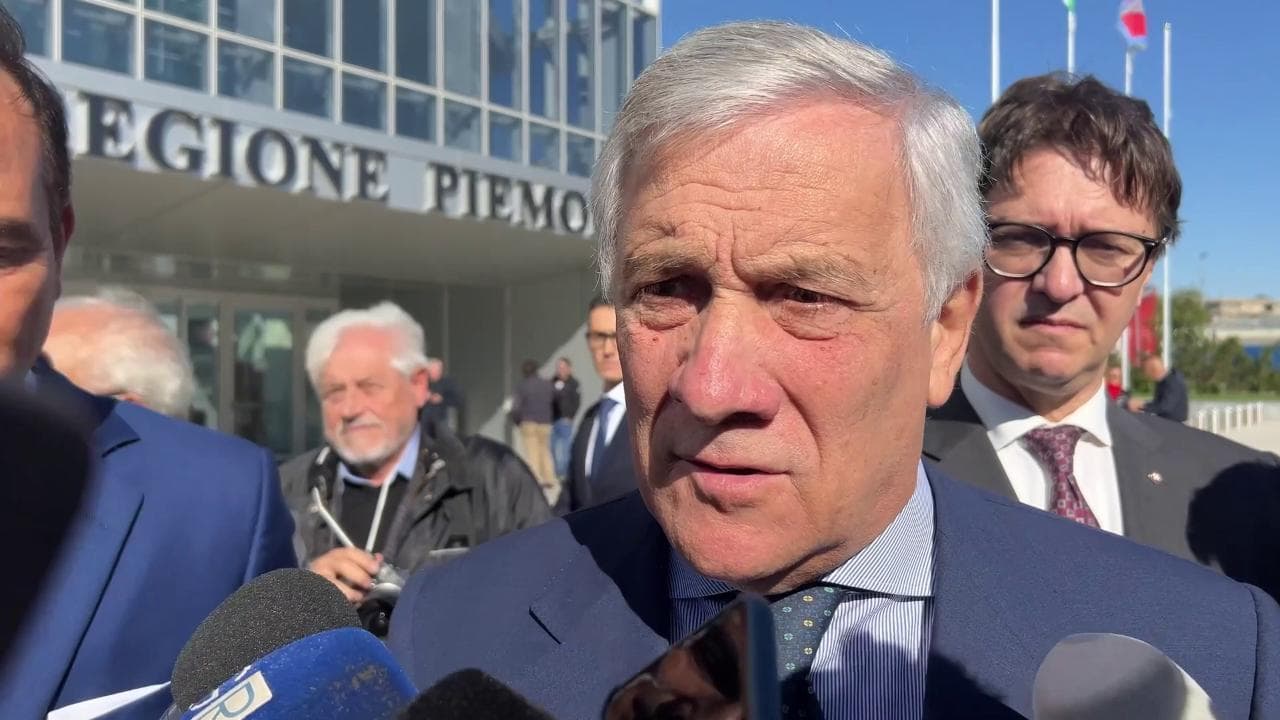 Attacchi israeliani contro le basi Unifil, Tajani: "Inaccettabile, i soldati italiani non si toccano"