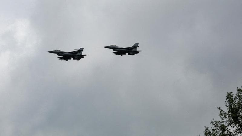 Abbattuto un caccia russo: “Opera degli F16 ucraini”