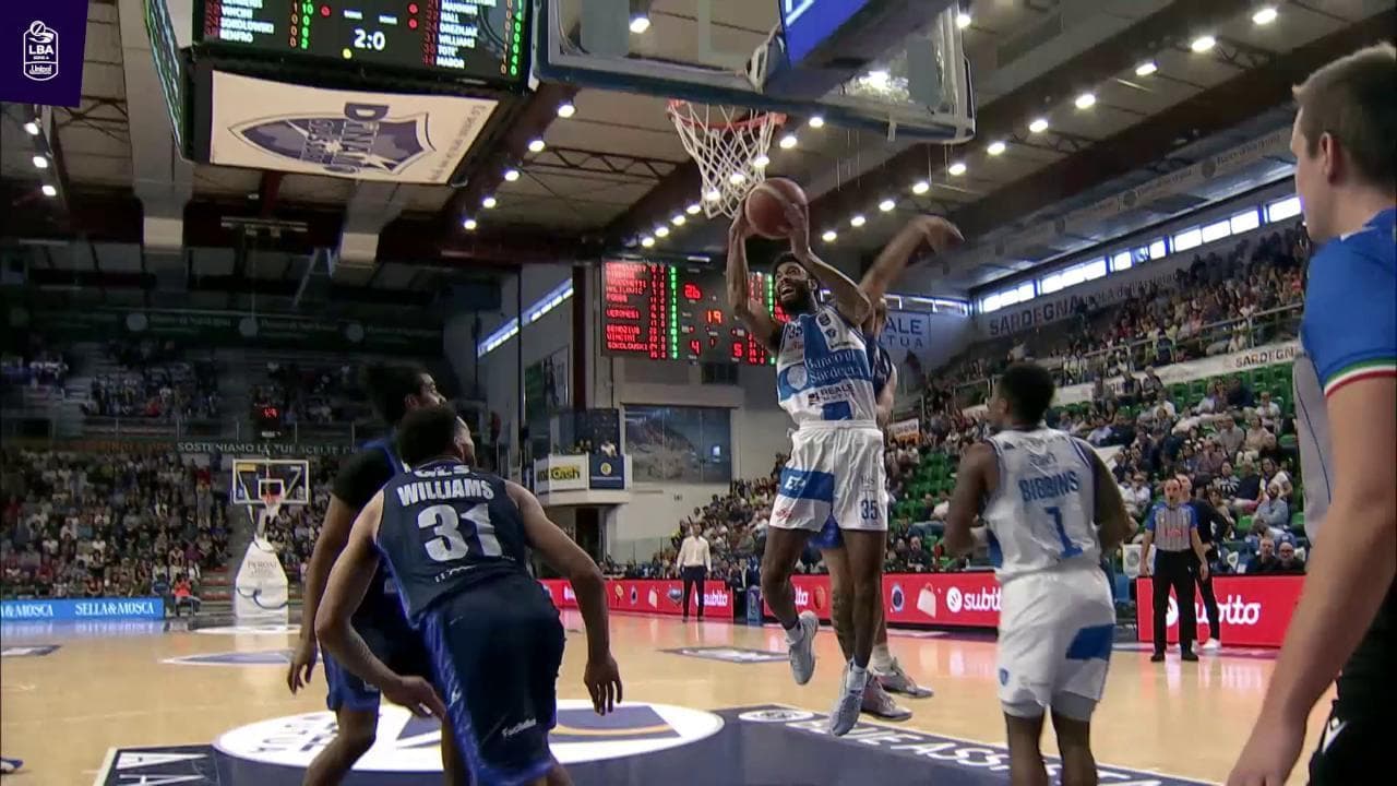 Basket serie A, gli highlights di Sassari-Napoli