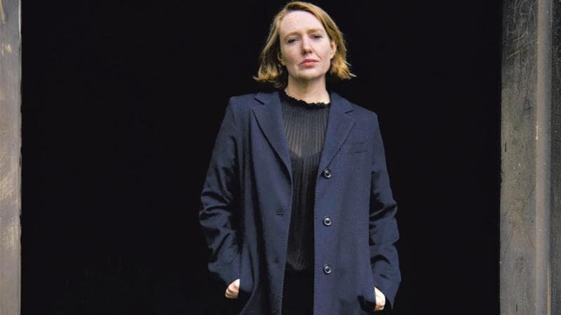 La scrittrice Paula Hawkins (foto&nbsp;&copy;Phoebe Grigor)
