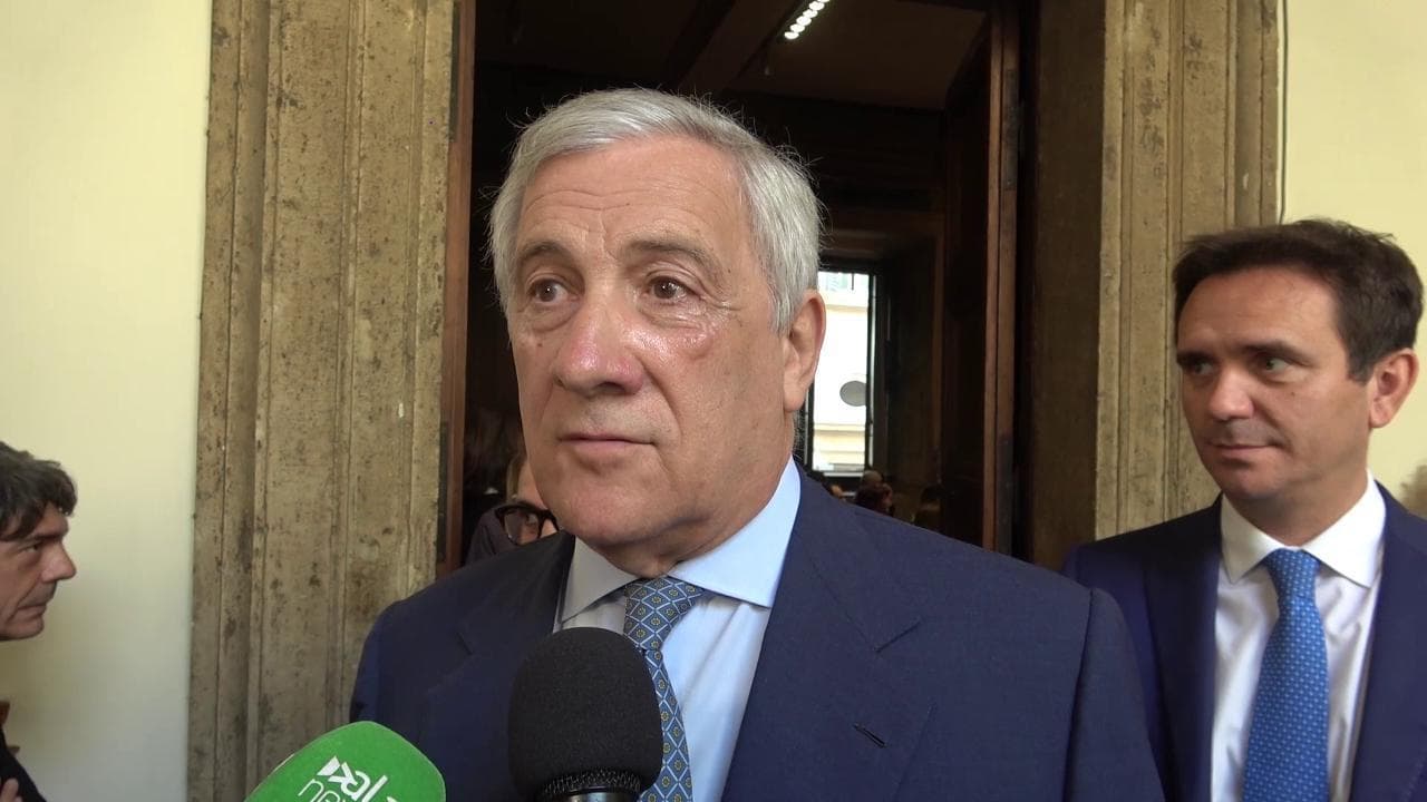 Manovra, Tajani: "Gli extraprofitti? Un concetto che può piacere in Unione Sovietica o a Maduro"