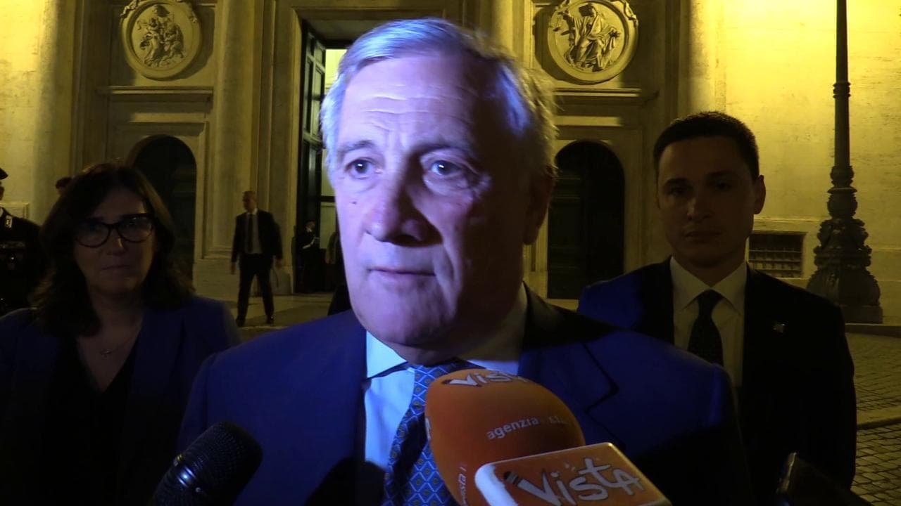 Manovra, Tajani: "Contributo delle banche è frutto di un accordo, non è una tassa sugli extraprofitti"