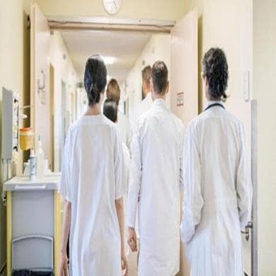 Sanità, prende 1 su 100 al test per Infermieristica ma passa comunque. “Gli iscritti sono troppo pochi”