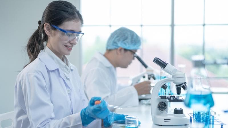 Un terzo dei laureati  lascia la carriera da ricercatore entro 5 anni. getty images