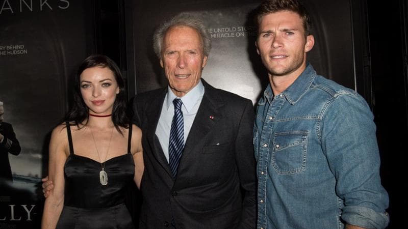 Francesca Eastwood con il padre Clint e il fratello Scott