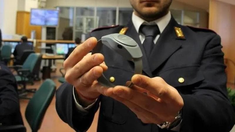 “Il braccialetto elettronico mi ha salvato e oggi ho ritrovato la serenità”