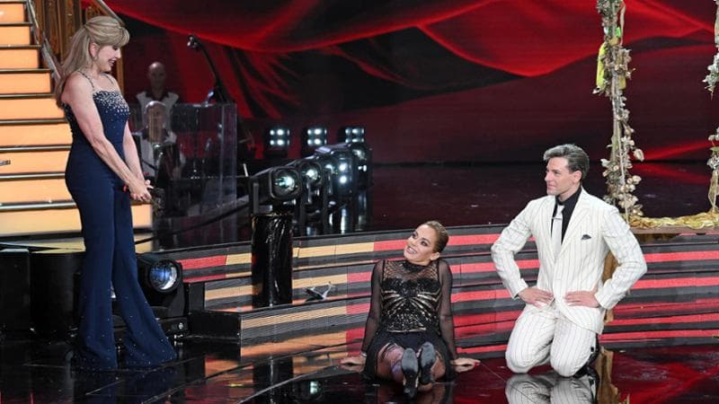 ‘Ballando con le Stelle’: eliminati i Cugini di campagna, Sonia Bruganelli si salva