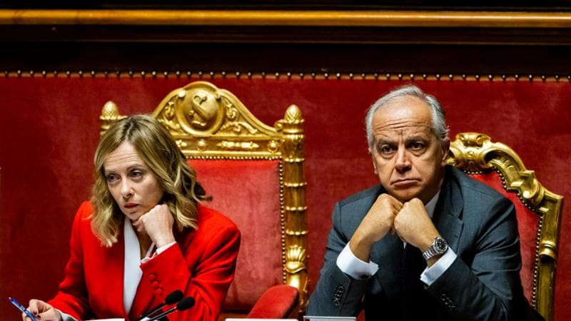 Meloni vara il decreto Albania, sfida a giudici e Ue sui migranti