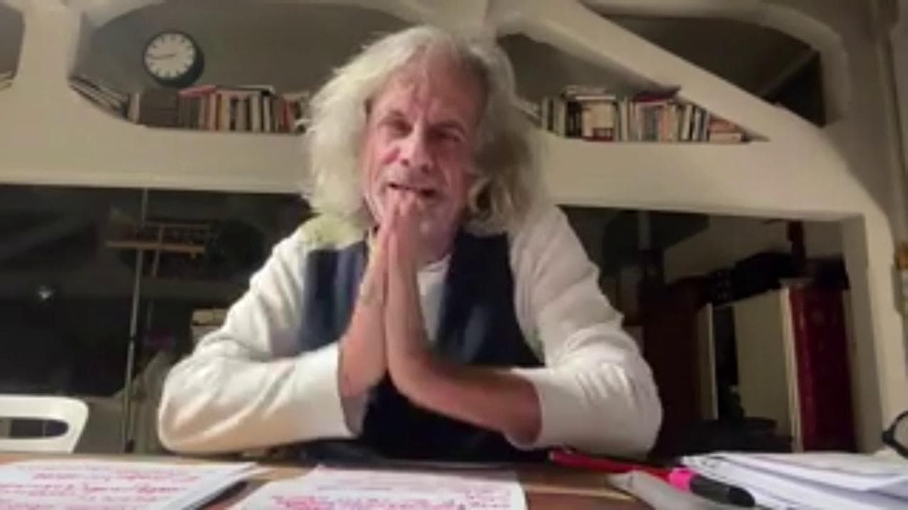 Metropolis, Bergonzoni su piena e migranti: "Gommoni, acqua, cielo. Ma non vedete che sono gli stessi per tutti!?"