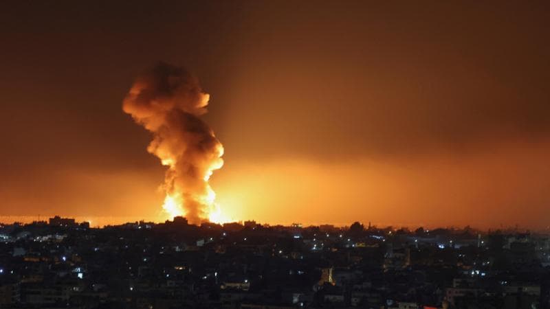 Israele bombarda il forziere di Hezbollah. Raid sull’ospedale di Beirut