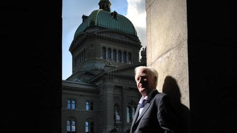 Lo&nbsp;scrittore John Le Carr&eacute; alias David John Moore Cornwell
